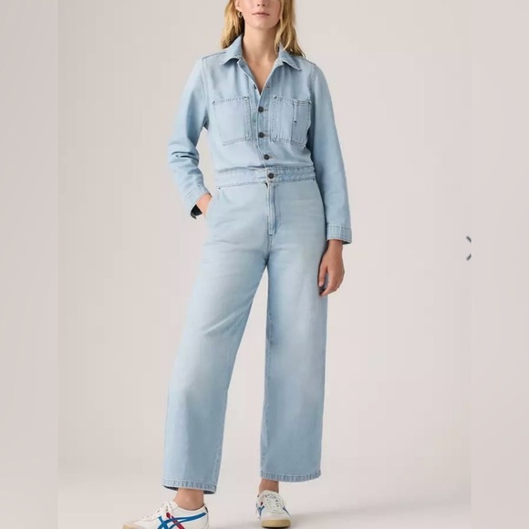 Levi's Iconic Denim Wide Leg Jumpsuit Button Down Front NWTSize Medium